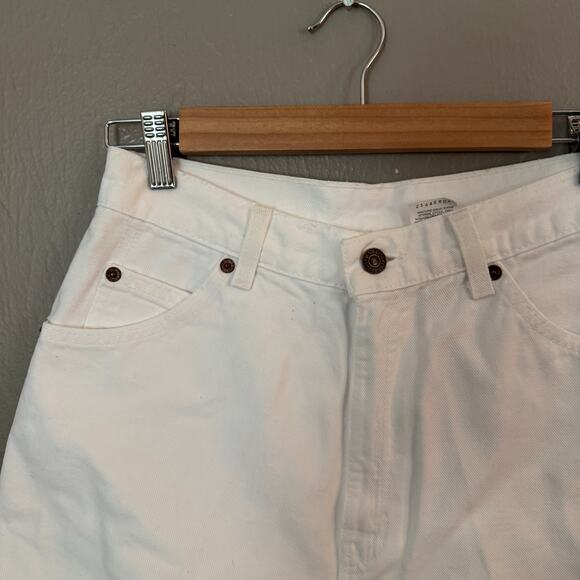 VINTAGE LEVI'S Orange Tab White Denim Shorts Size 10 Regular Fit - Picture 2 of 5